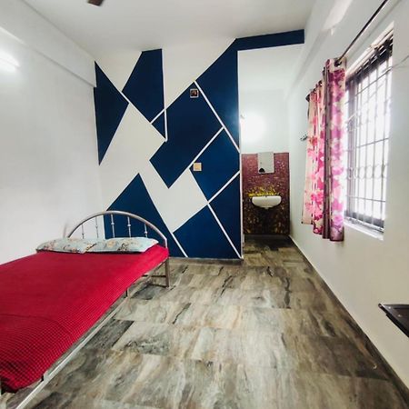 Omega Tourist Home Thrissur Eksteriør bilde