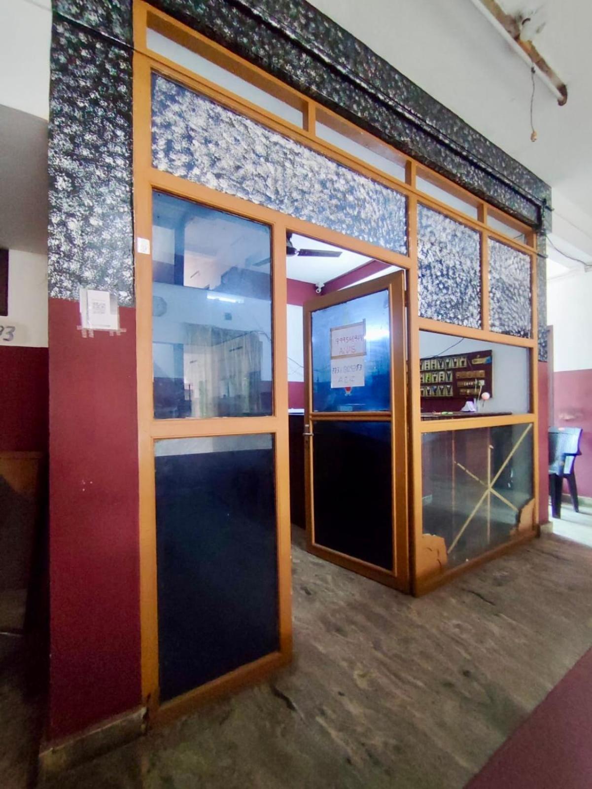Omega Tourist Home Thrissur Eksteriør bilde